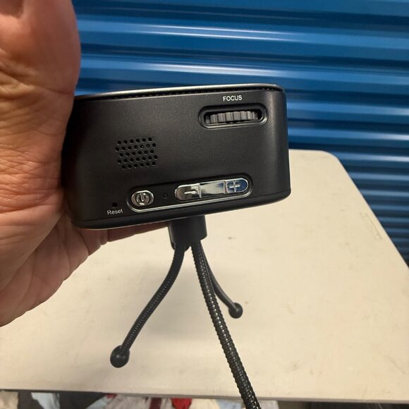 Miroir M75 Portable Mini Projector With Tripod & Cable - Picture 6 of 6